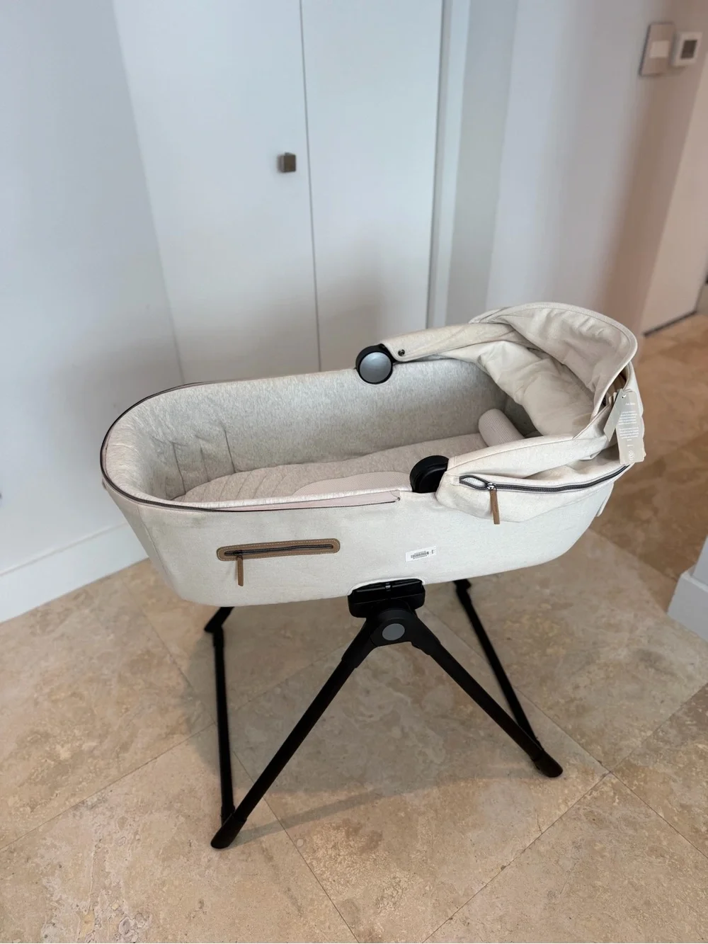INGLESINA ELEMENT Pure Ecrù carrycot & standup. Both NEW - never used.